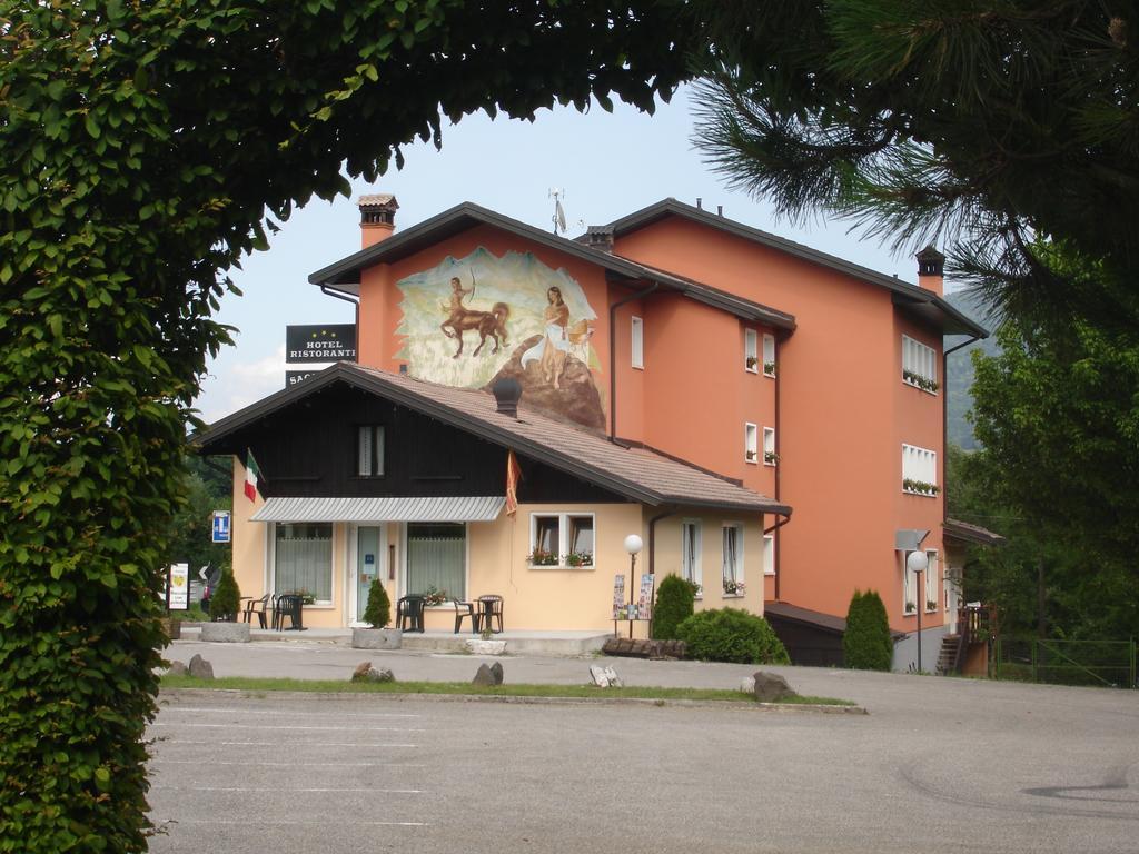 Hotel Ristorante Sagittario Фелтре Екстериор снимка