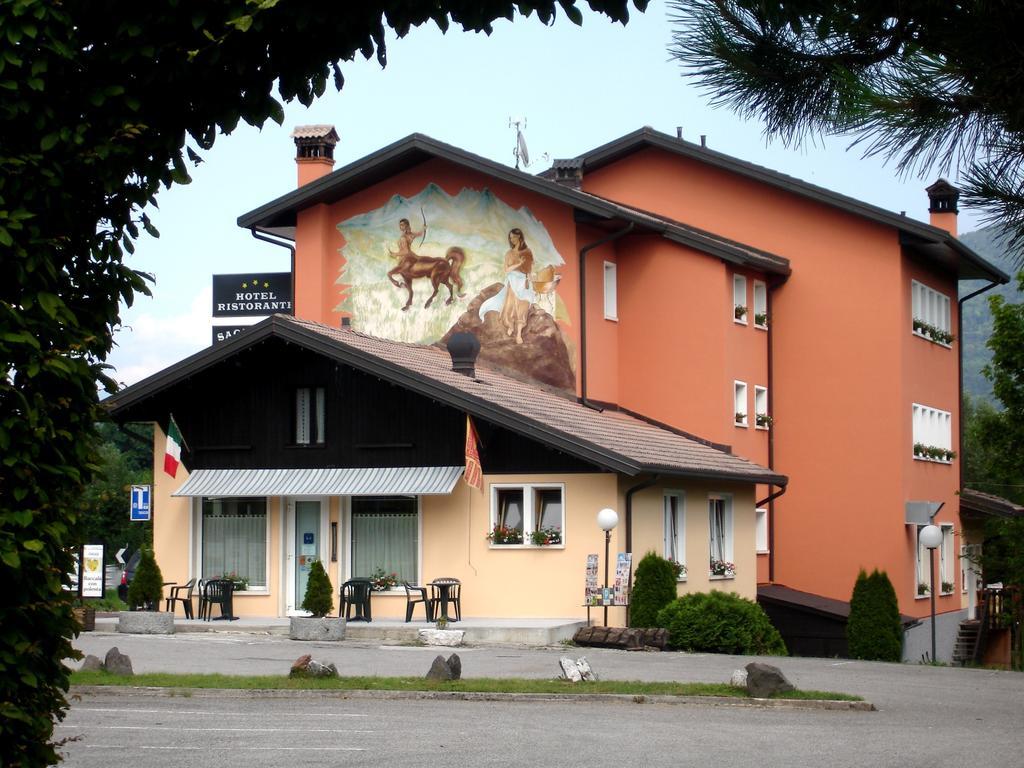 Hotel Ristorante Sagittario Фелтре Екстериор снимка
